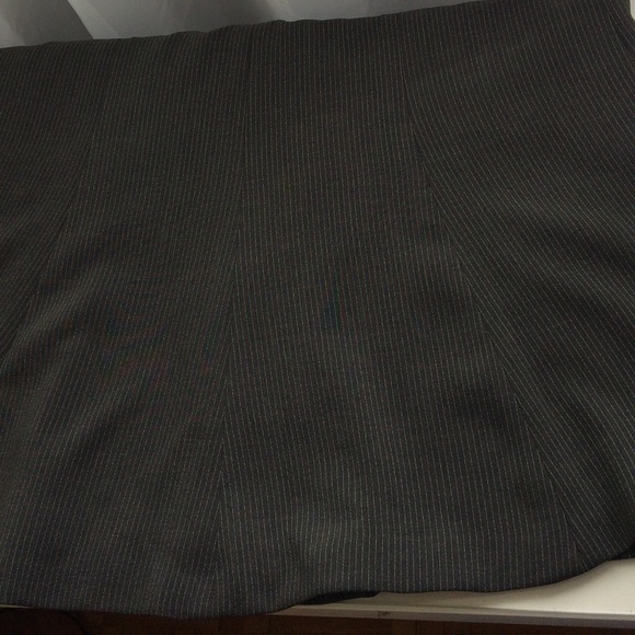 Charcoal striped skirt - Picture 2 of 7